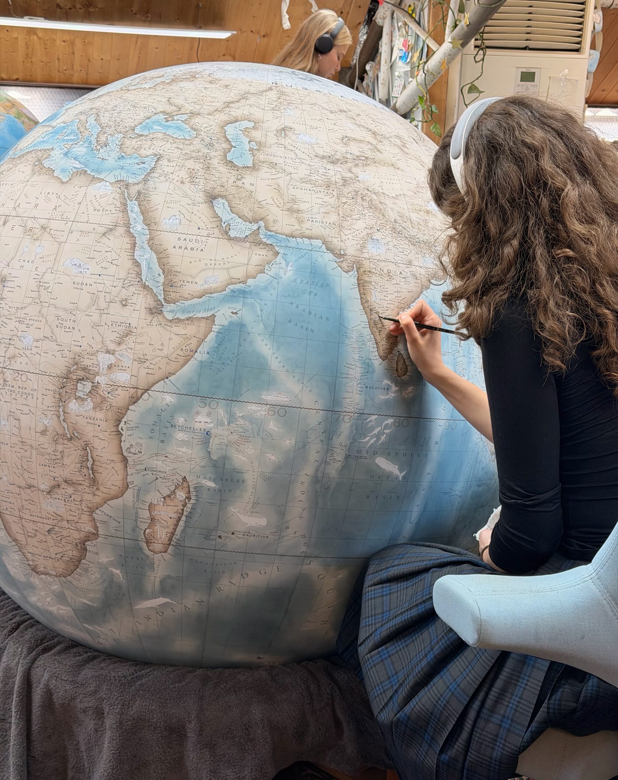 127cm Rotational Churchill - Large Floor Standing Globe - Bellerby