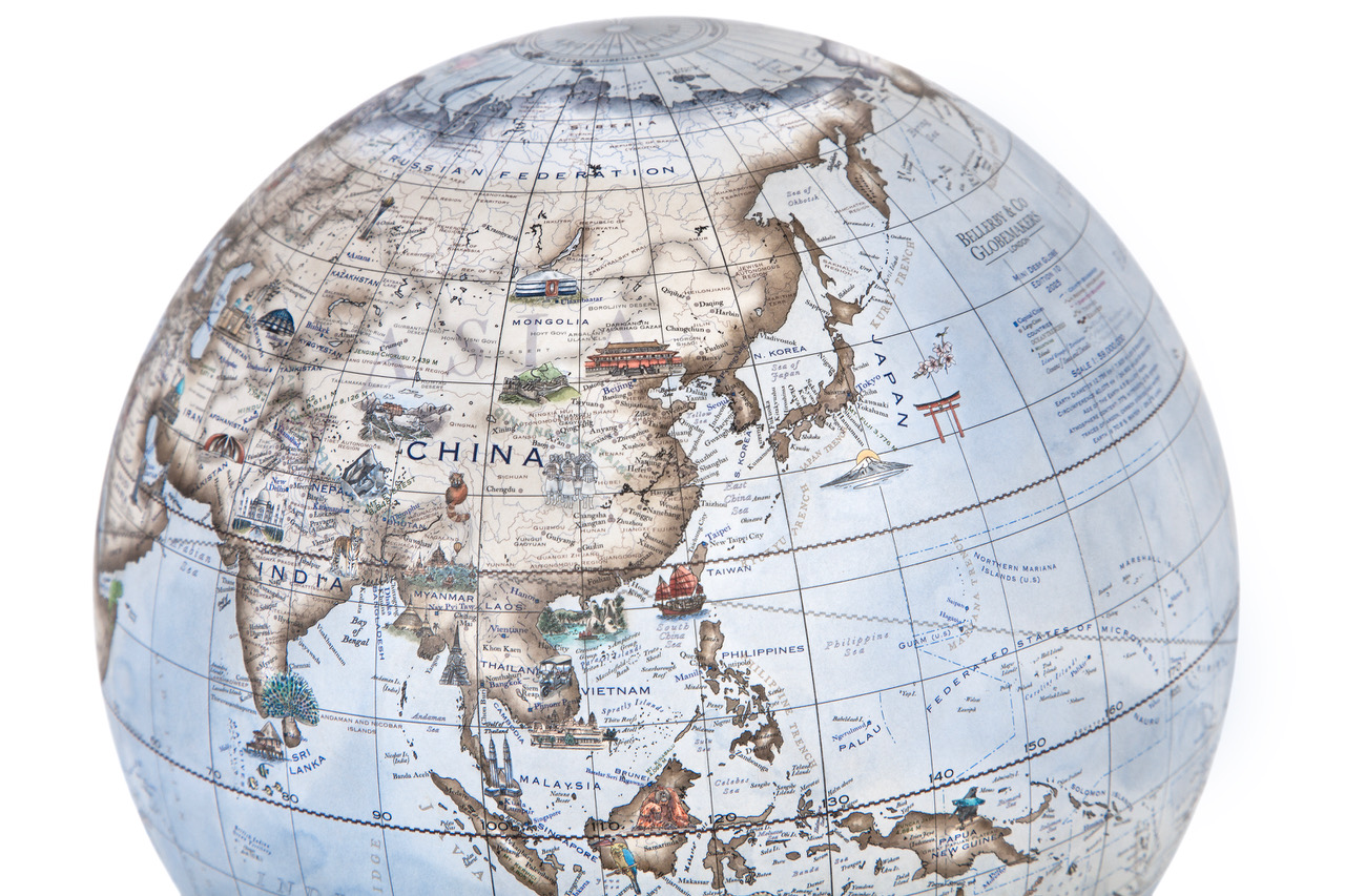 The Traveller Edition - Illustrated Bucket List Globe - Bellerby